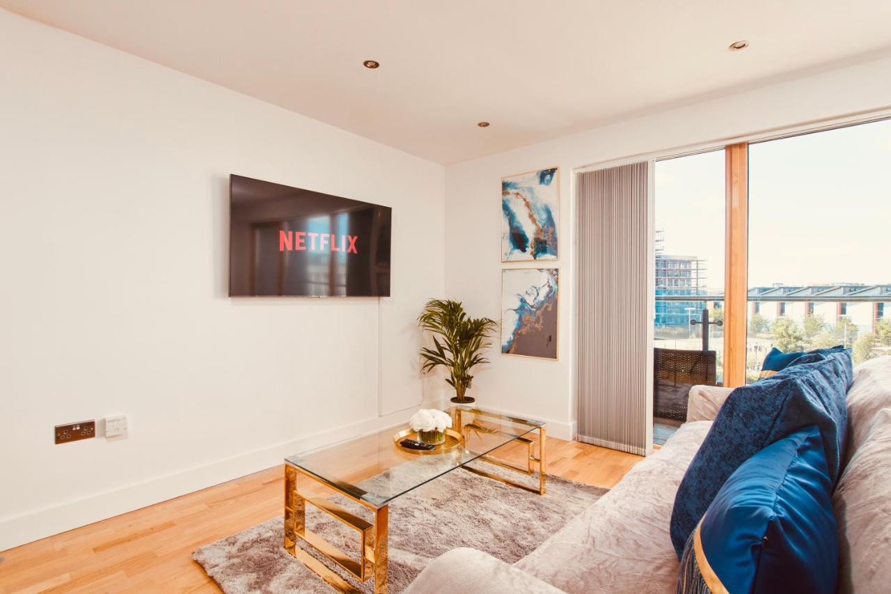 King Deluxe City Apt Large Balcony& Free Parking! ลีดส์ ภายนอก รูปภาพ