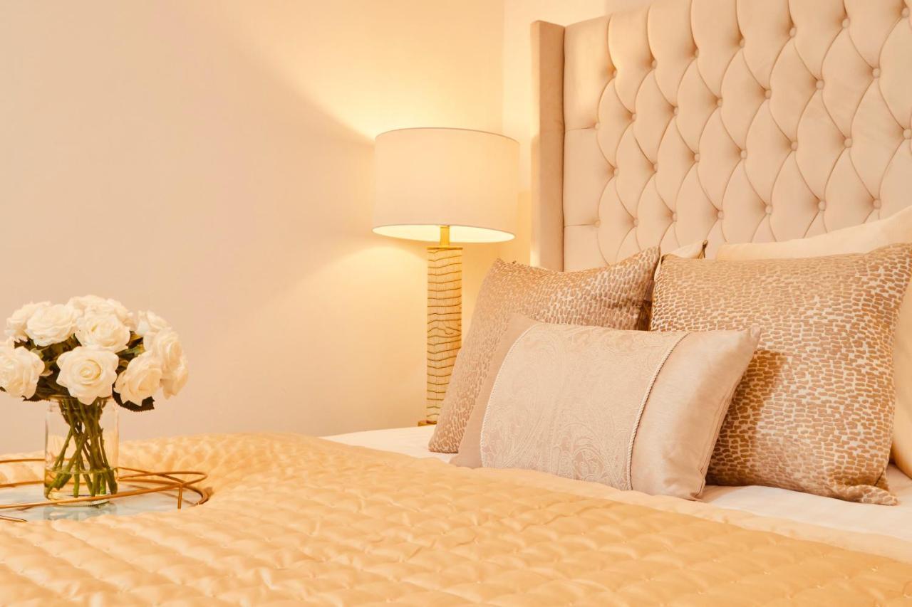 King Deluxe City Apt Large Balcony& Free Parking! ลีดส์ ภายนอก รูปภาพ