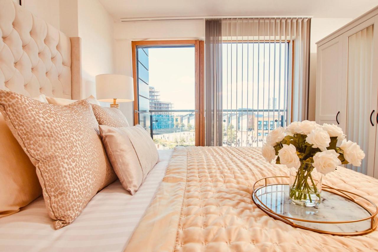 King Deluxe City Apt Large Balcony& Free Parking! ลีดส์ ภายนอก รูปภาพ