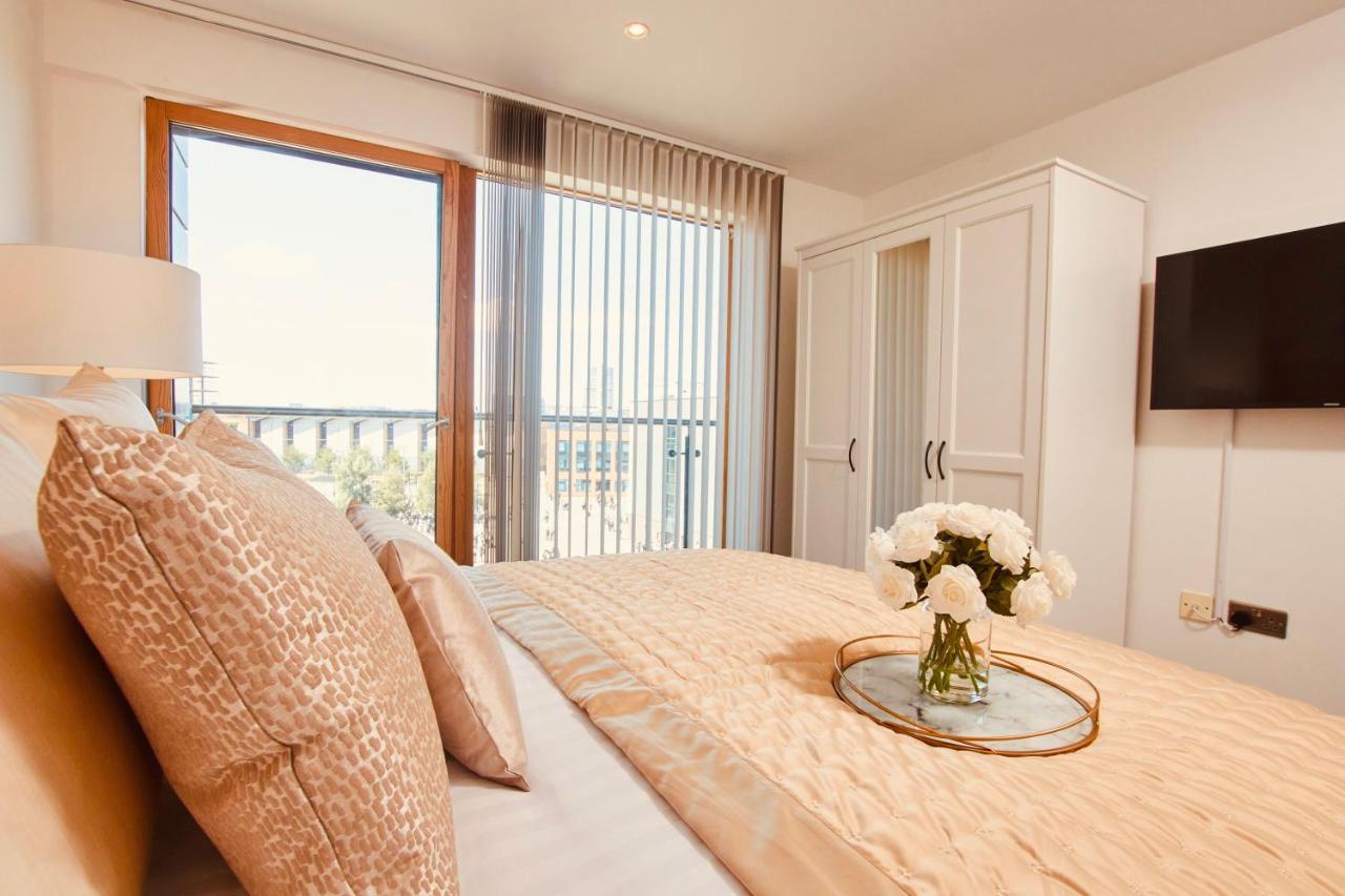 King Deluxe City Apt Large Balcony& Free Parking! ลีดส์ ภายนอก รูปภาพ