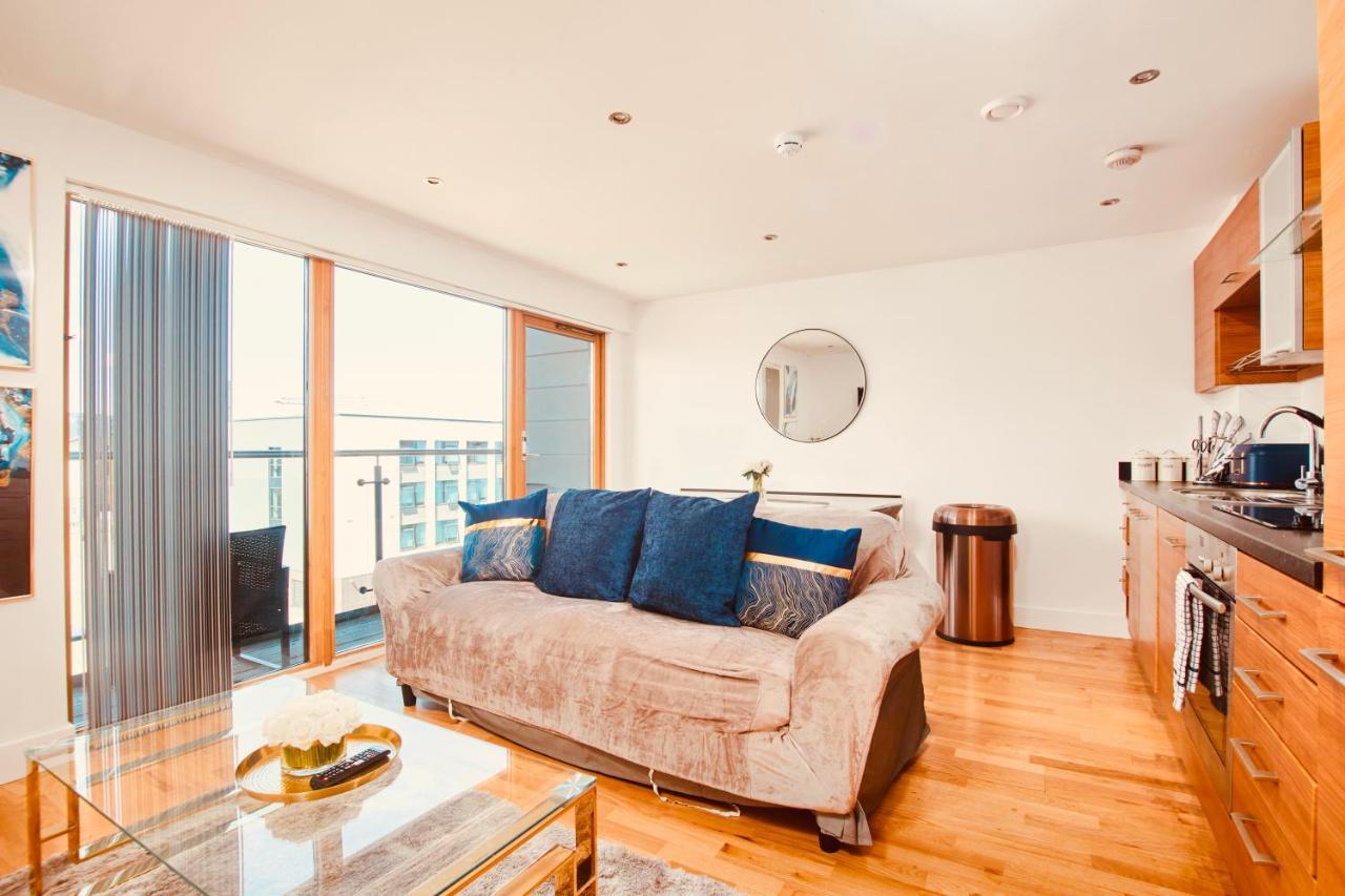 King Deluxe City Apt Large Balcony& Free Parking! ลีดส์ ภายนอก รูปภาพ