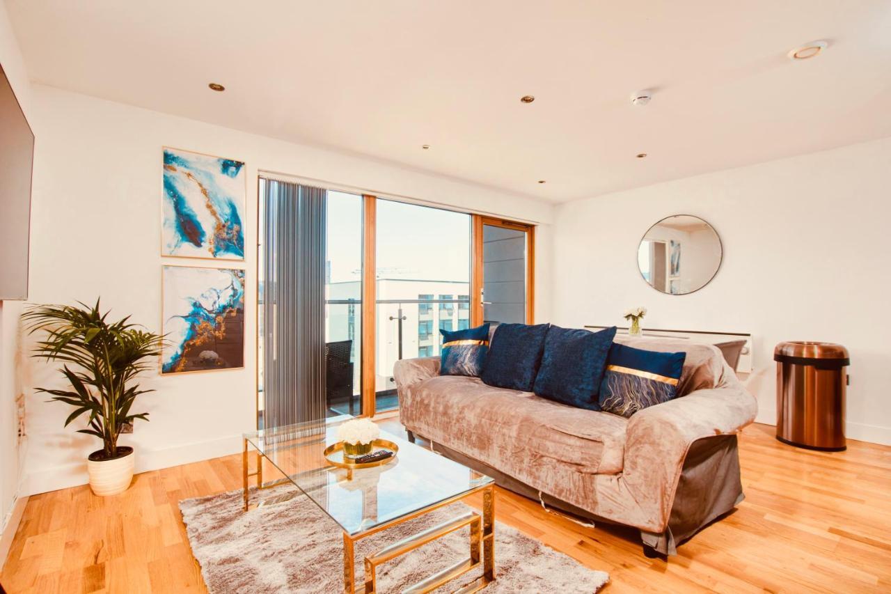 King Deluxe City Apt Large Balcony& Free Parking! ลีดส์ ภายนอก รูปภาพ