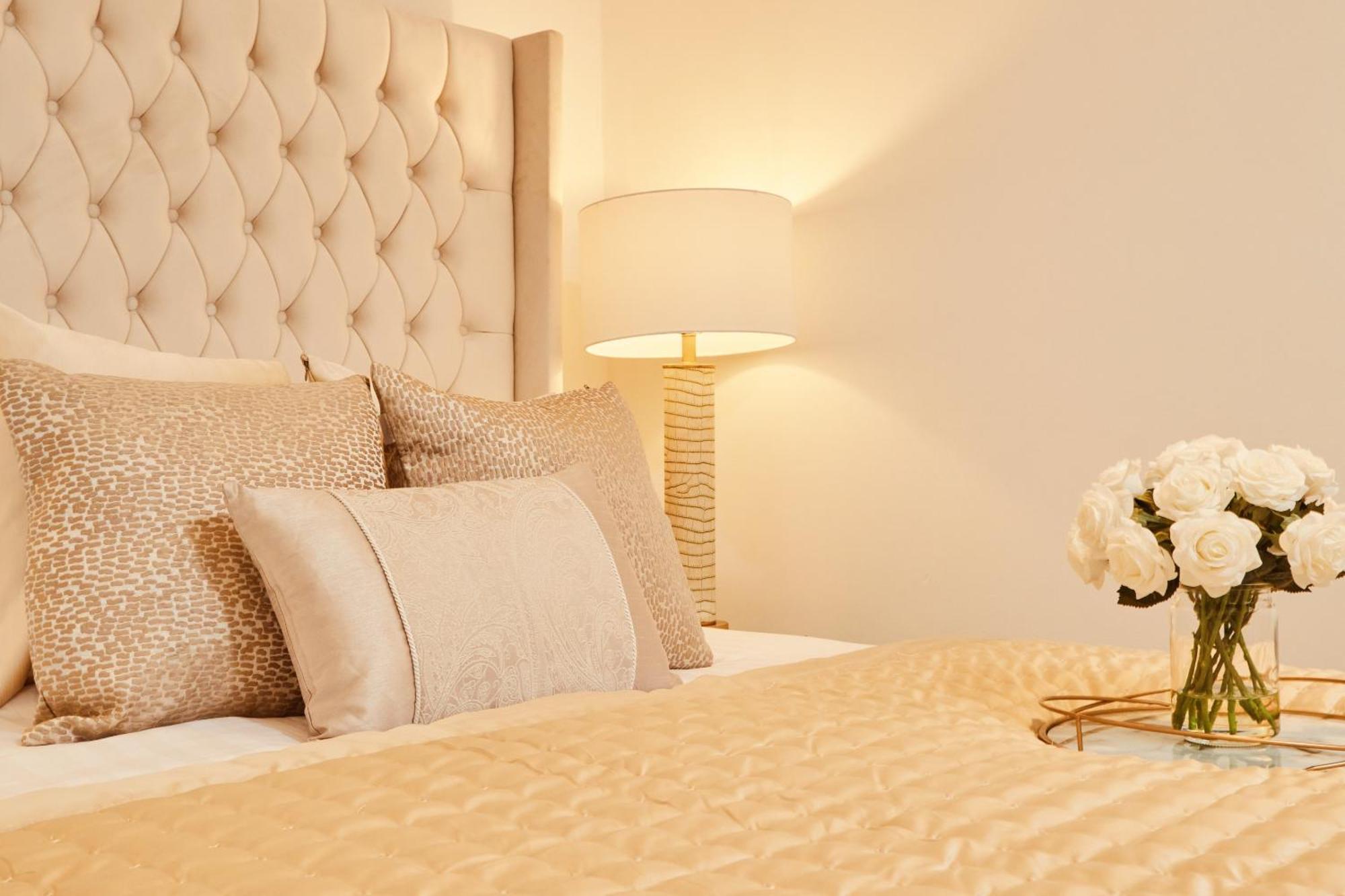 King Deluxe City Apt Large Balcony& Free Parking! ลีดส์ ภายนอก รูปภาพ