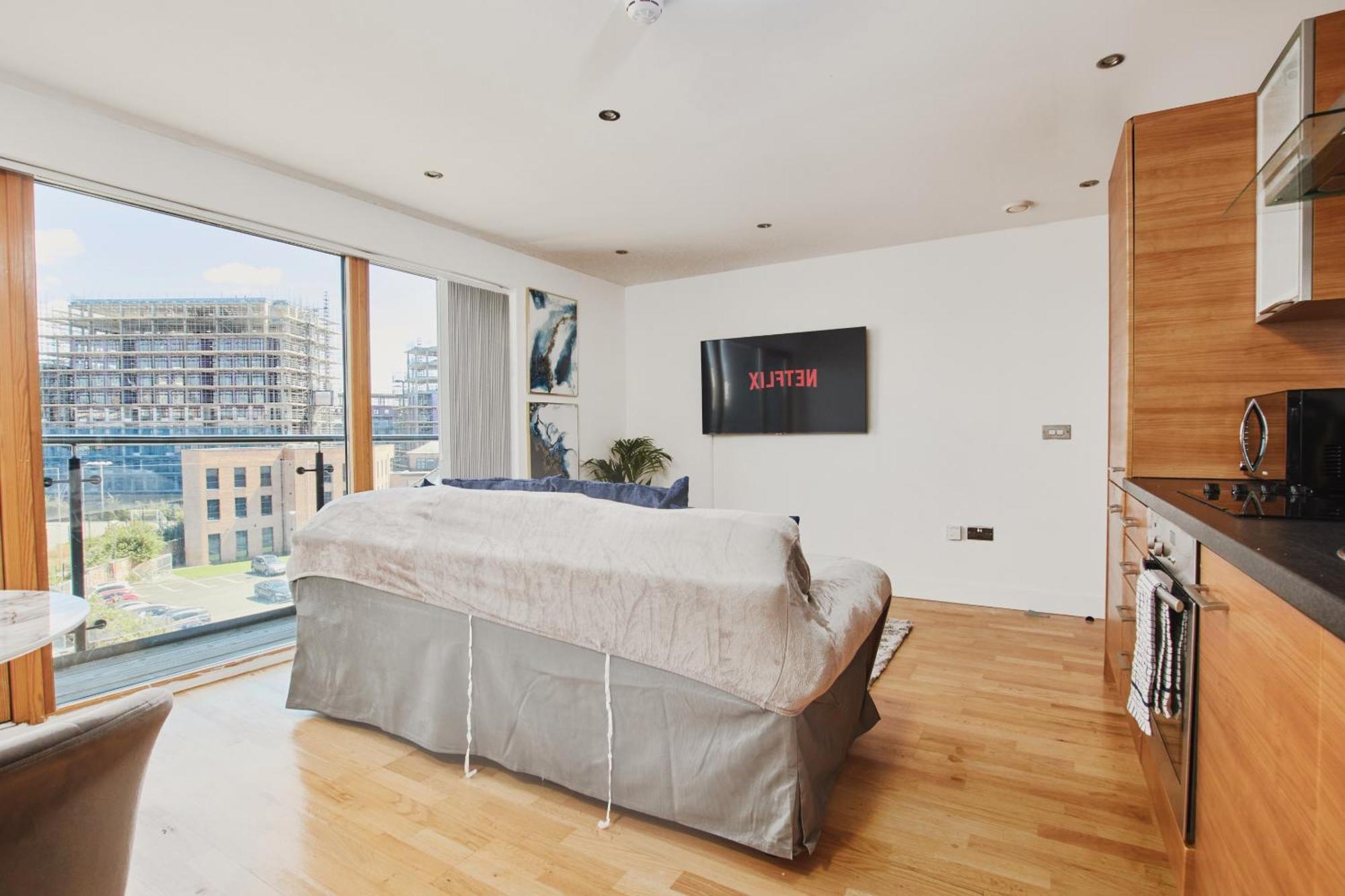 King Deluxe City Apt Large Balcony& Free Parking! ลีดส์ ภายนอก รูปภาพ