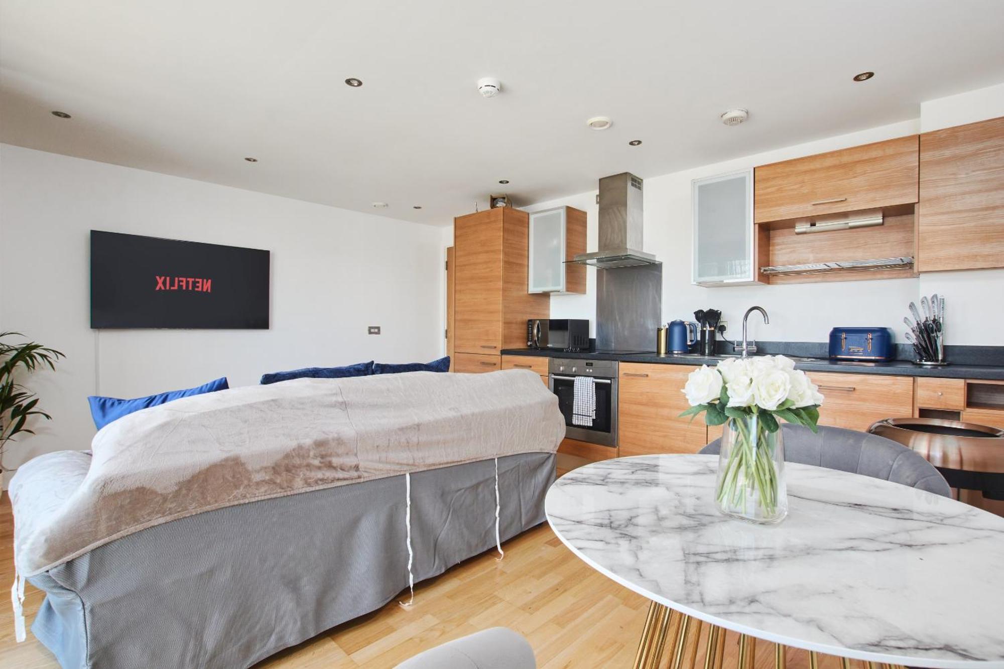 King Deluxe City Apt Large Balcony& Free Parking! ลีดส์ ภายนอก รูปภาพ