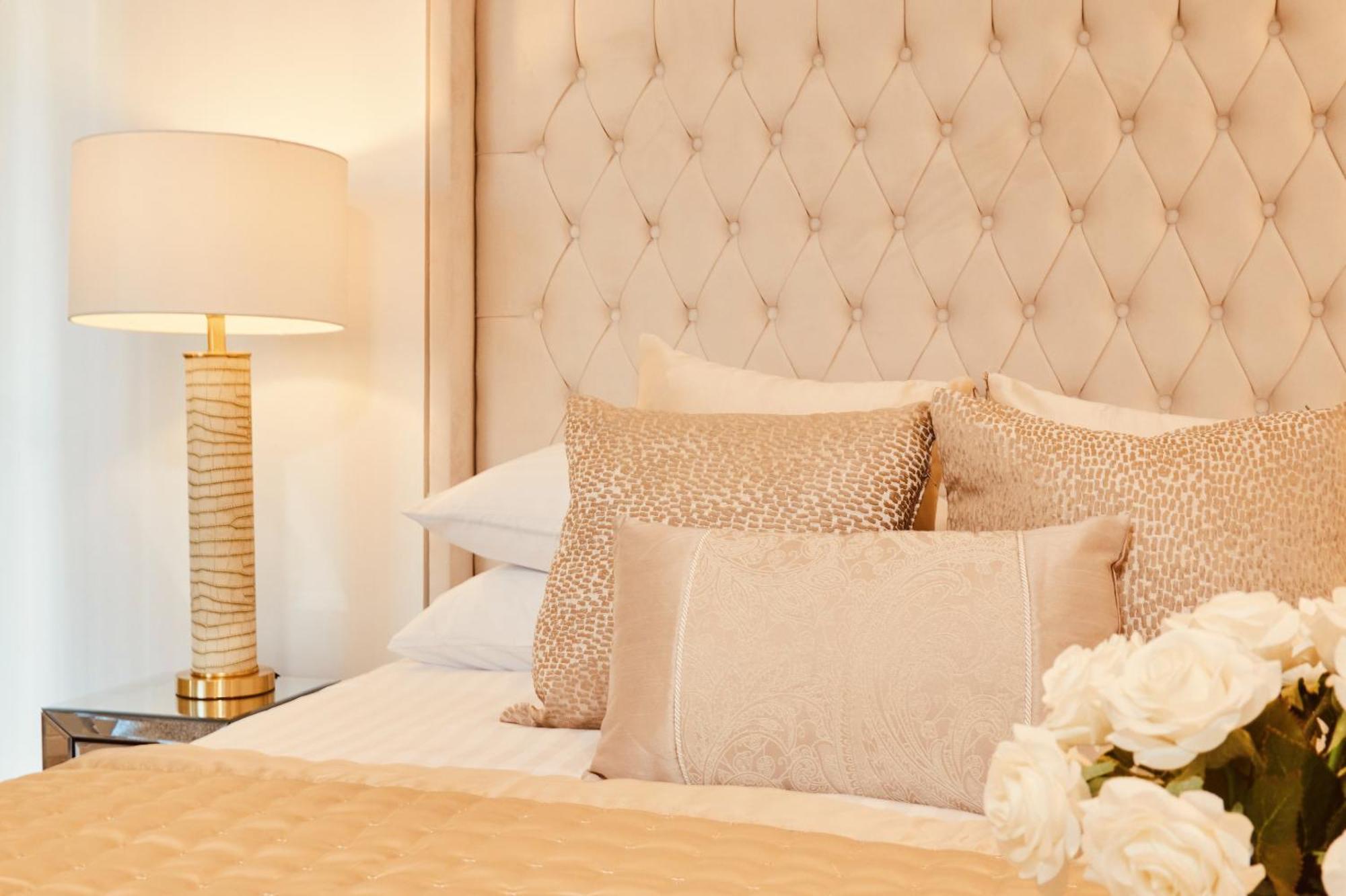 King Deluxe City Apt Large Balcony& Free Parking! ลีดส์ ภายนอก รูปภาพ